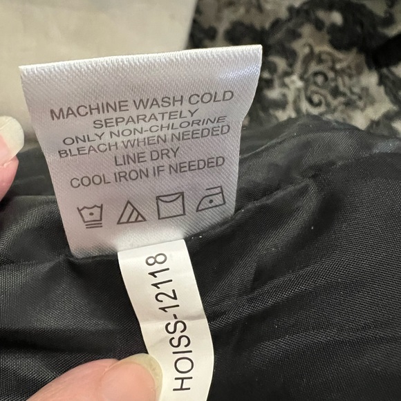 Mud Pie red & black quilted buffalo check vest, w/ gold front zipper.  Size L - Picture 7 of 7